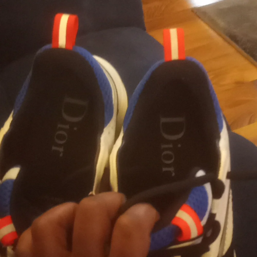 Shoes - Picture 2 of 4